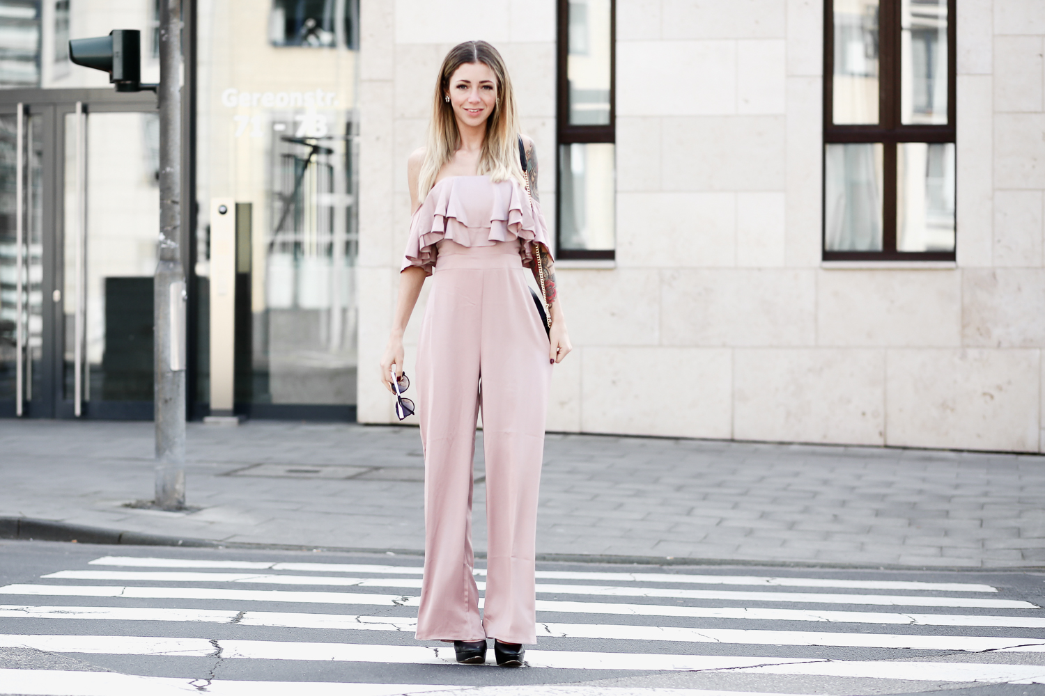 modeblog-fashionblog-outfit-ootd-koeln-jumpsuit-moschino-bag-spring-2017-style